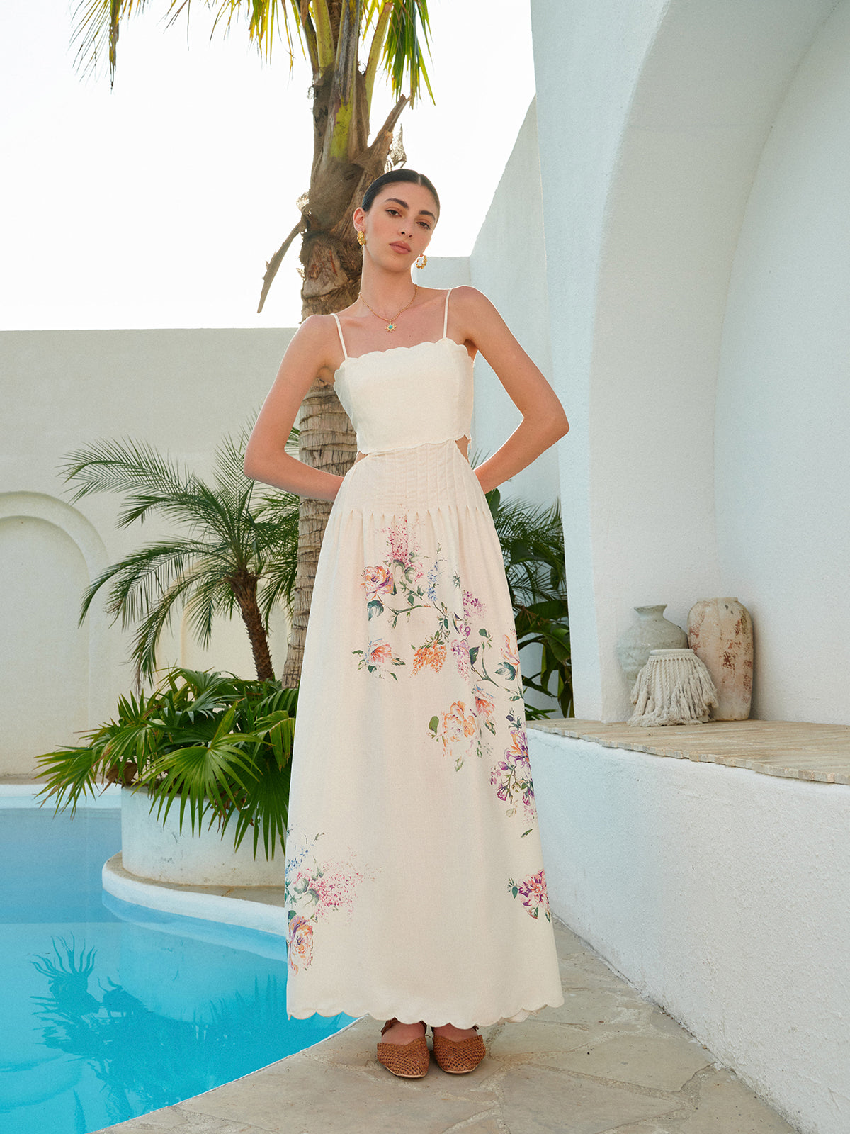 Rebeca | Women's floral maxi dress with slits and wavy hem