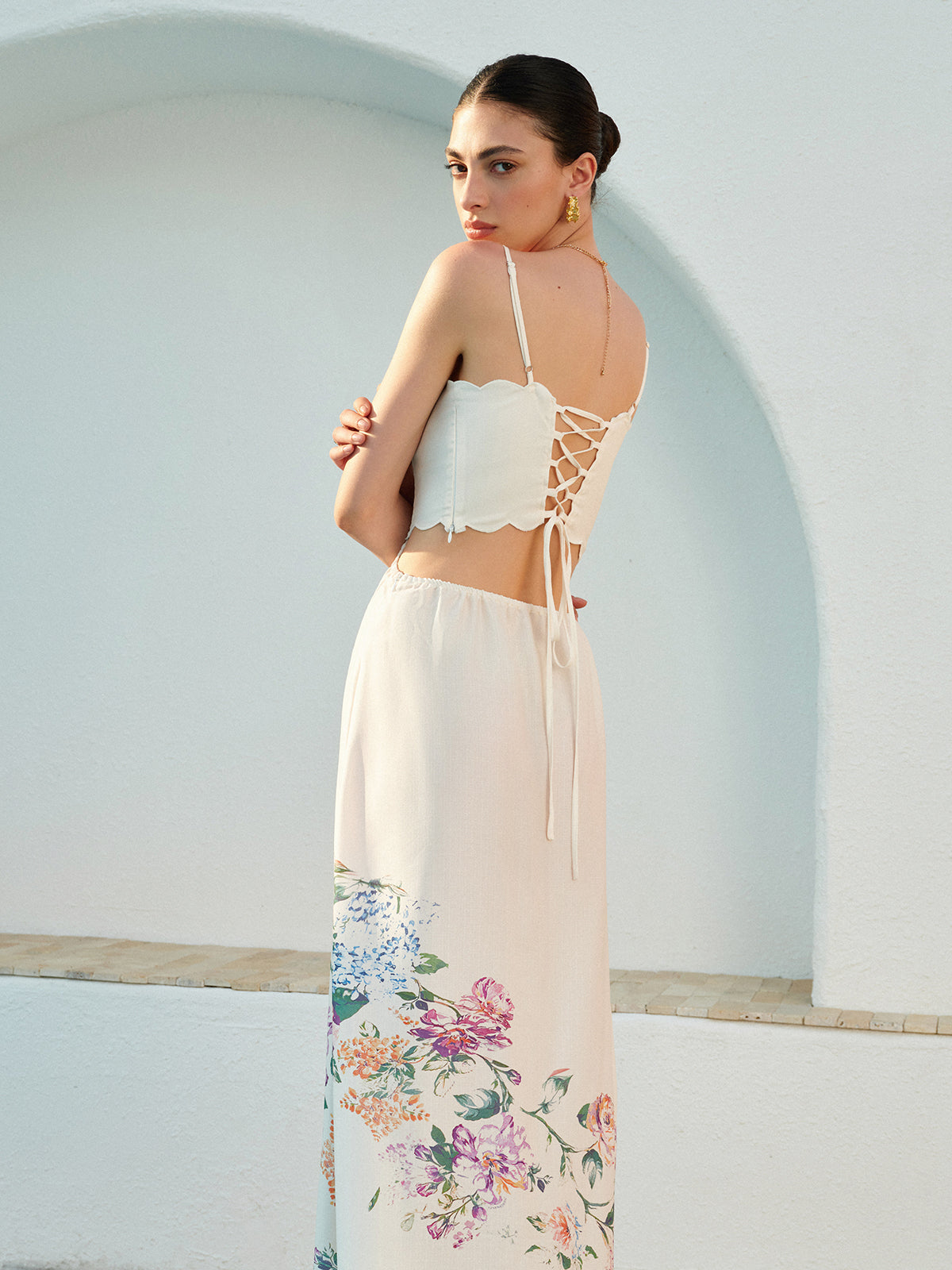 Rebeca | Women's floral maxi dress with slits and wavy hem