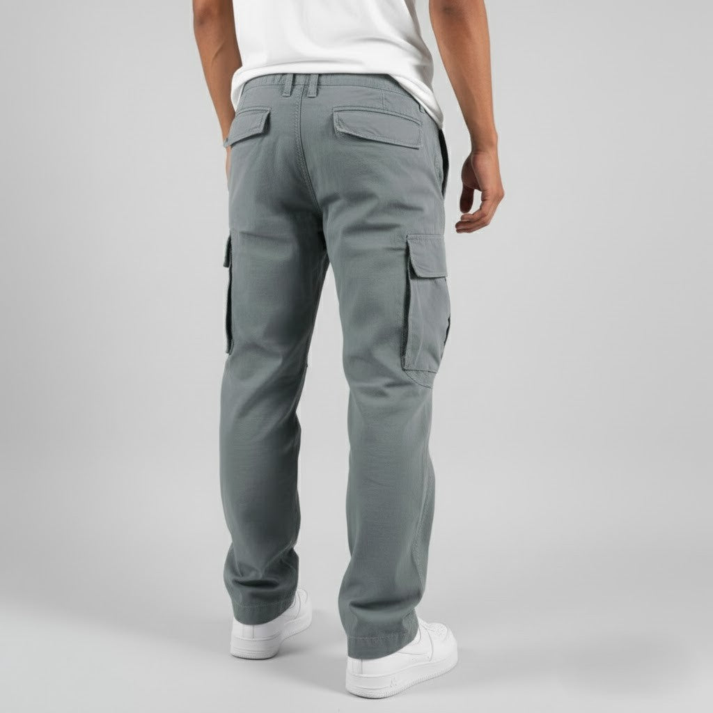 Pantalones cargo de corte relajado con bolsillos laterales