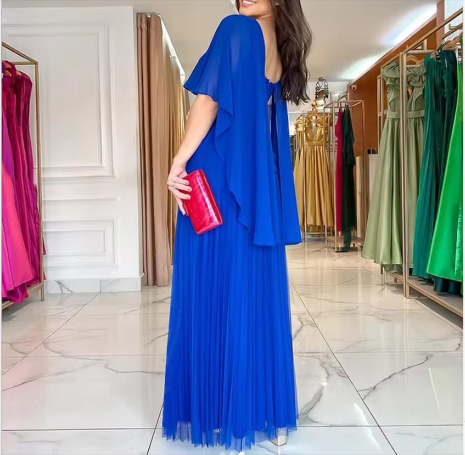 Milena | Vestido Largo Plisado Clásico para Mujer con Mangas Tipo Capa