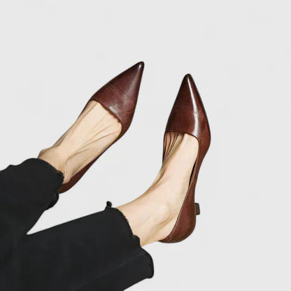 Isidora | Tacones ortopédicos con punta fina y tacón bajo