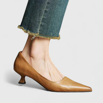 Isidora | Tacones ortopédicos con punta fina y tacón bajo