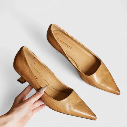 Isidora | Tacones ortopédicos con punta fina y tacón bajo