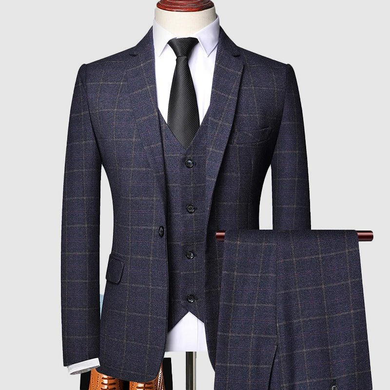 Javier | Traje para hombre de tres piezas con chaleco y corte entallado