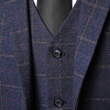 Javier | Traje para hombre de tres piezas con chaleco y corte entallado