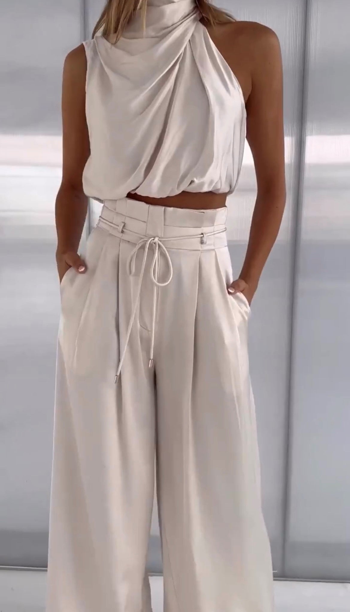 Eloisa | Conjunto para mujer con top halter y pantalón ancho