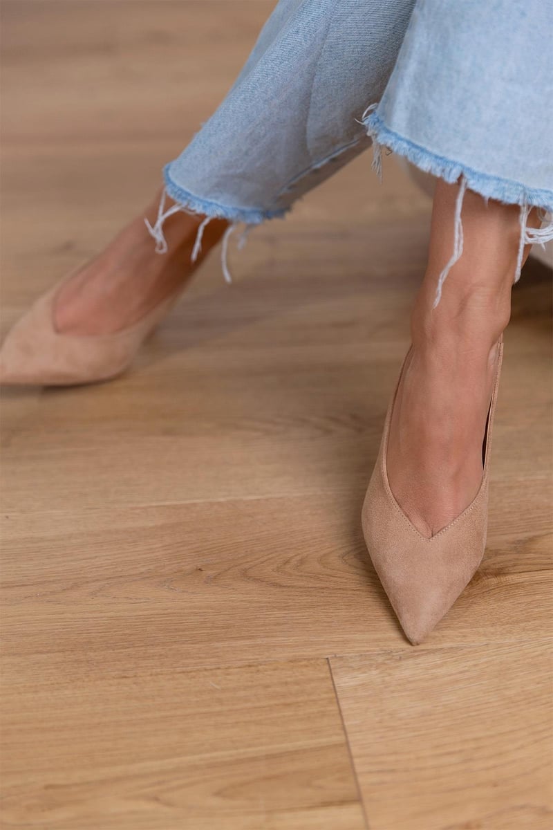 Catalina | Elegant low heels with pointed toe and backless design