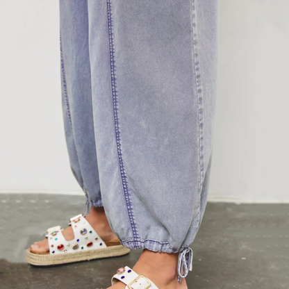 Delira | Women's jumpsuit with V-neck and thin straps