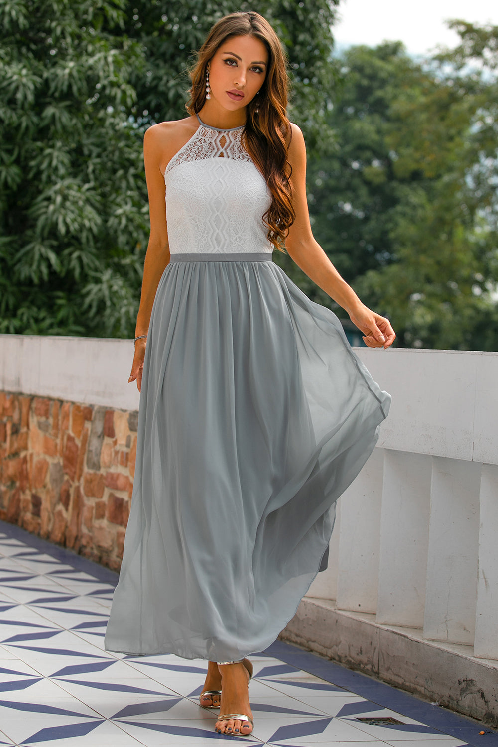 Isabel | Vestido maxi de mujer con cuello halter y encaje