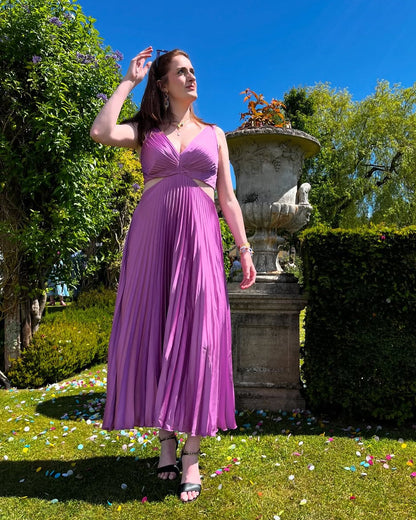 Bibiana | Vestido midi plisado para mujer con escote en V y cintura recortada
