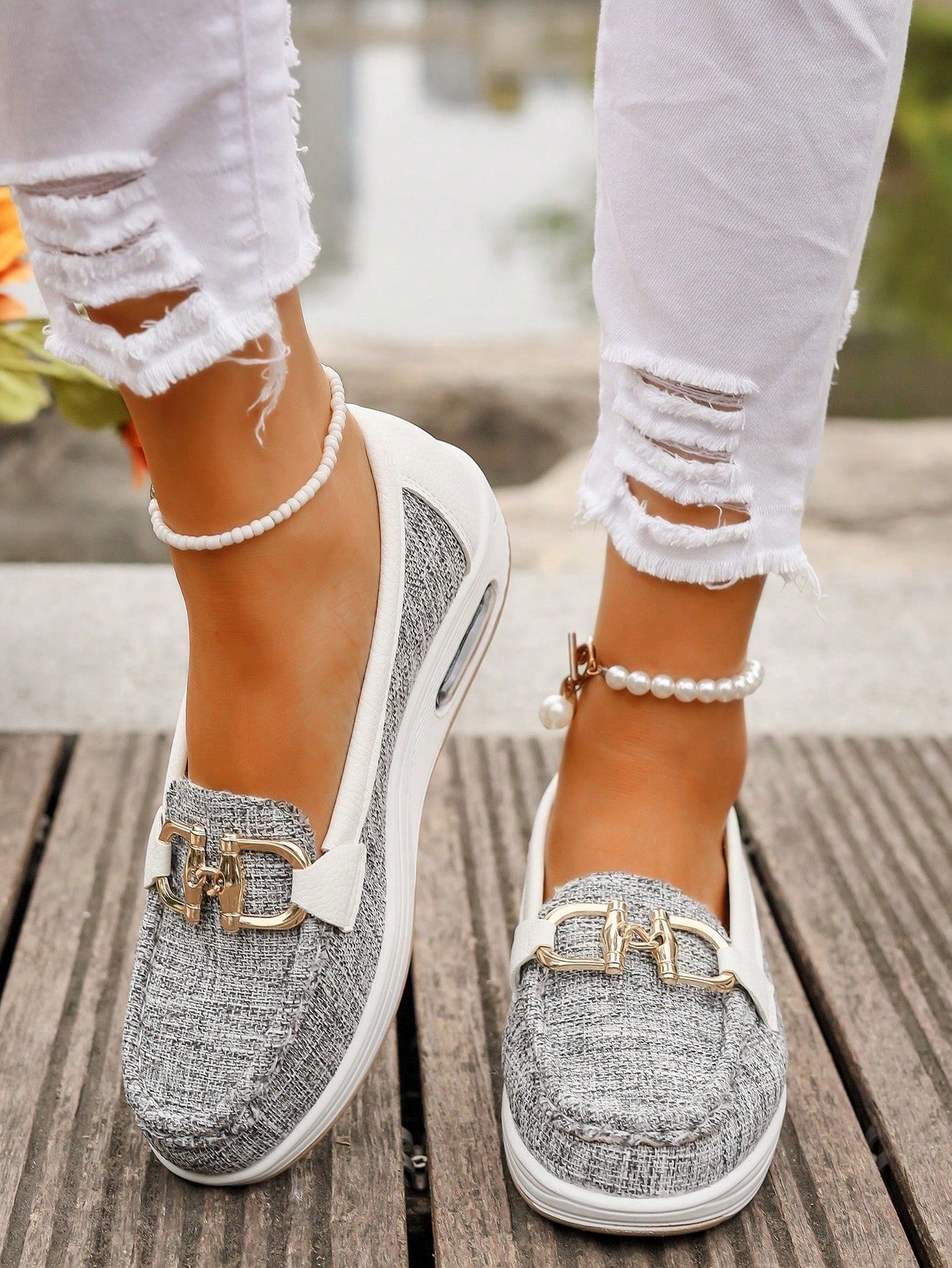 Graciela | Mocasines para mujer con hebilla y suela cómoda