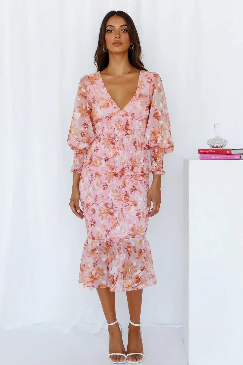 Genoveva | Vestido midi floral para invitada de boda con escote en V