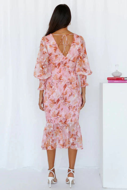Genoveva | Vestido midi floral para invitada de boda con escote en V