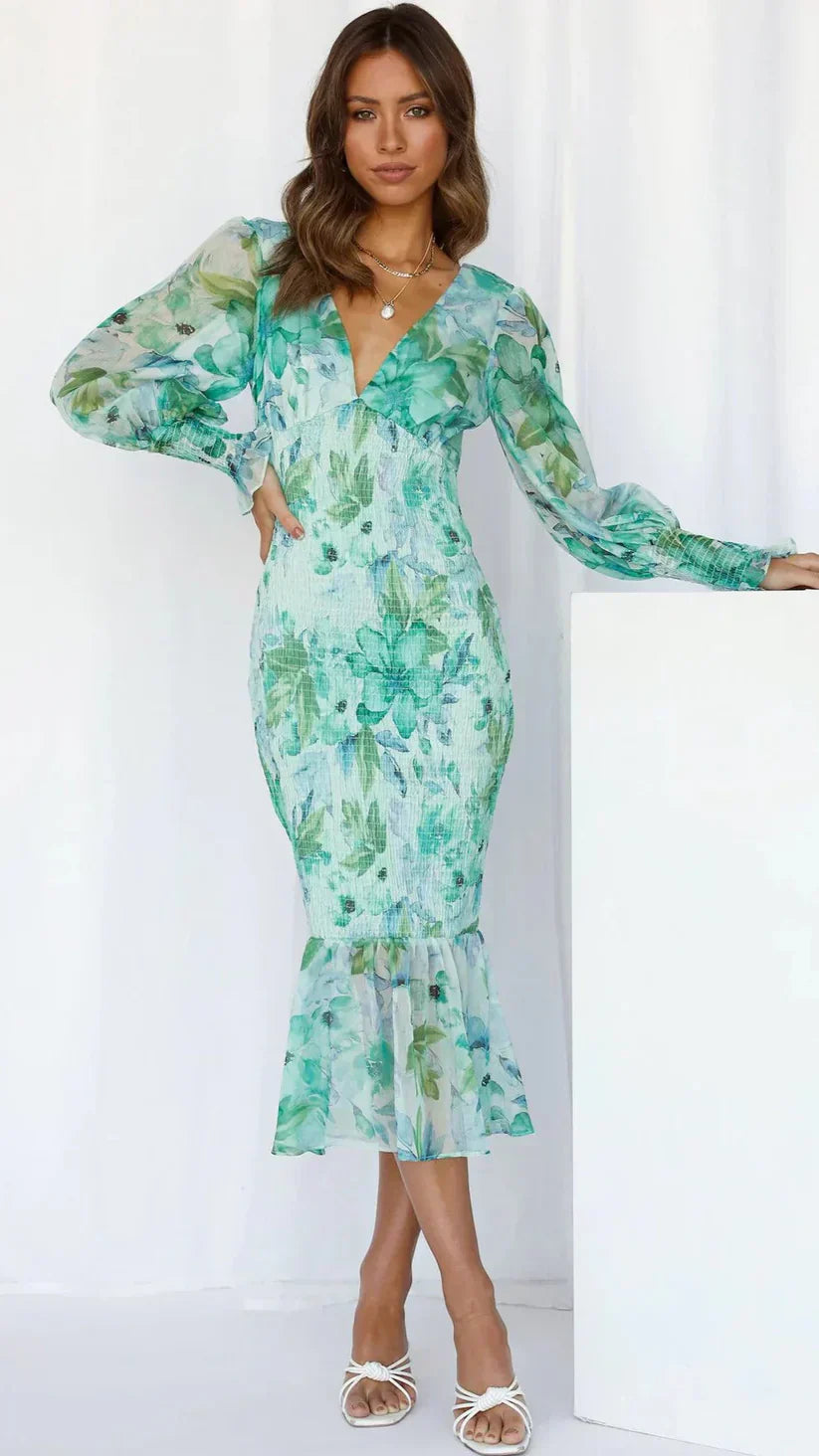 Genoveva | Vestido midi floral para invitada de boda con escote en V
